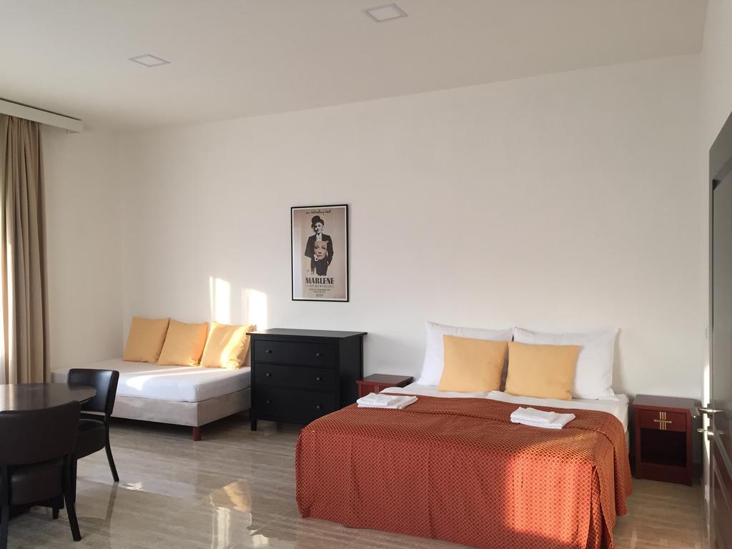 Apartman Za Radnici ヴァルチツェ エクステリア 写真