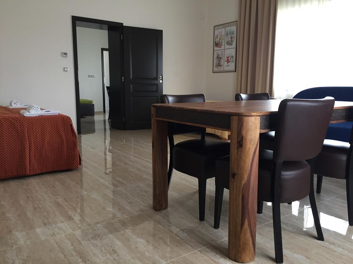 Apartman Za Radnici ヴァルチツェ エクステリア 写真