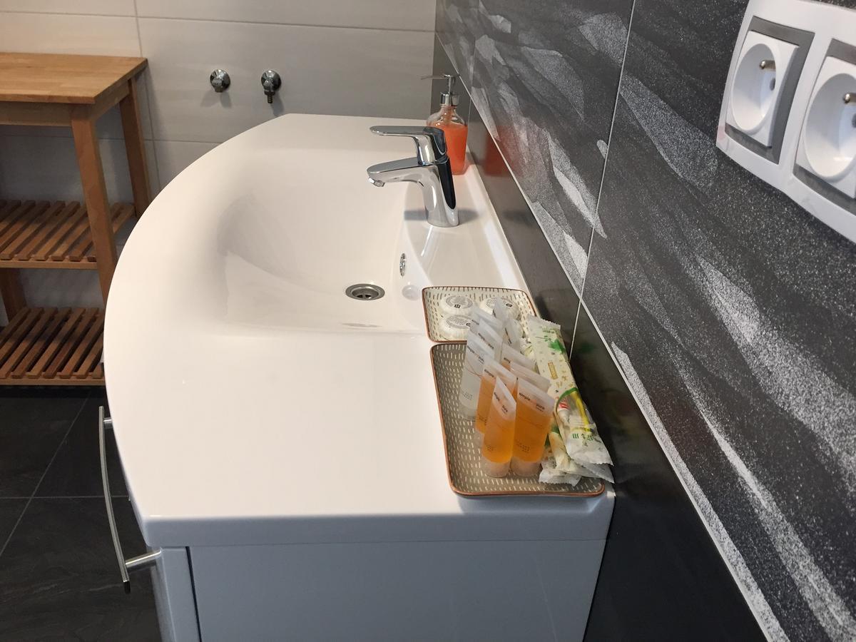 Apartman Za Radnici ヴァルチツェ エクステリア 写真