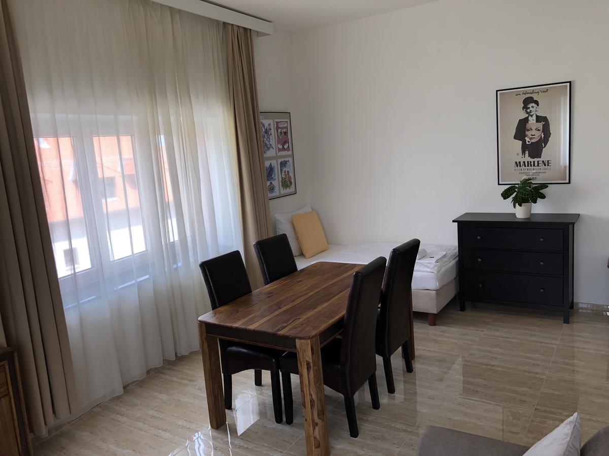 Apartman Za Radnici ヴァルチツェ エクステリア 写真